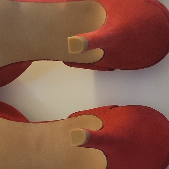 Red Suede Ankle Strap shoes - Picture 5 of 10